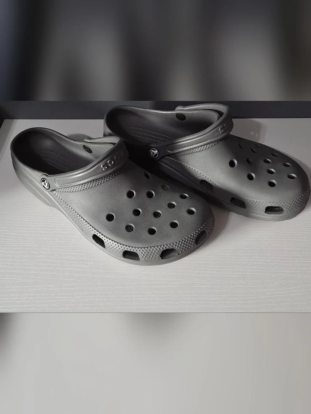 Crocs Classic Clog in Gray